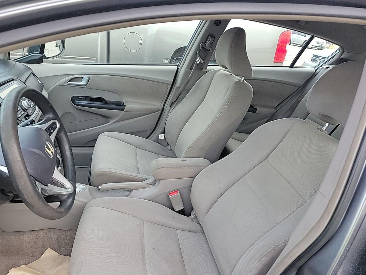 Honda Insight LX 2012