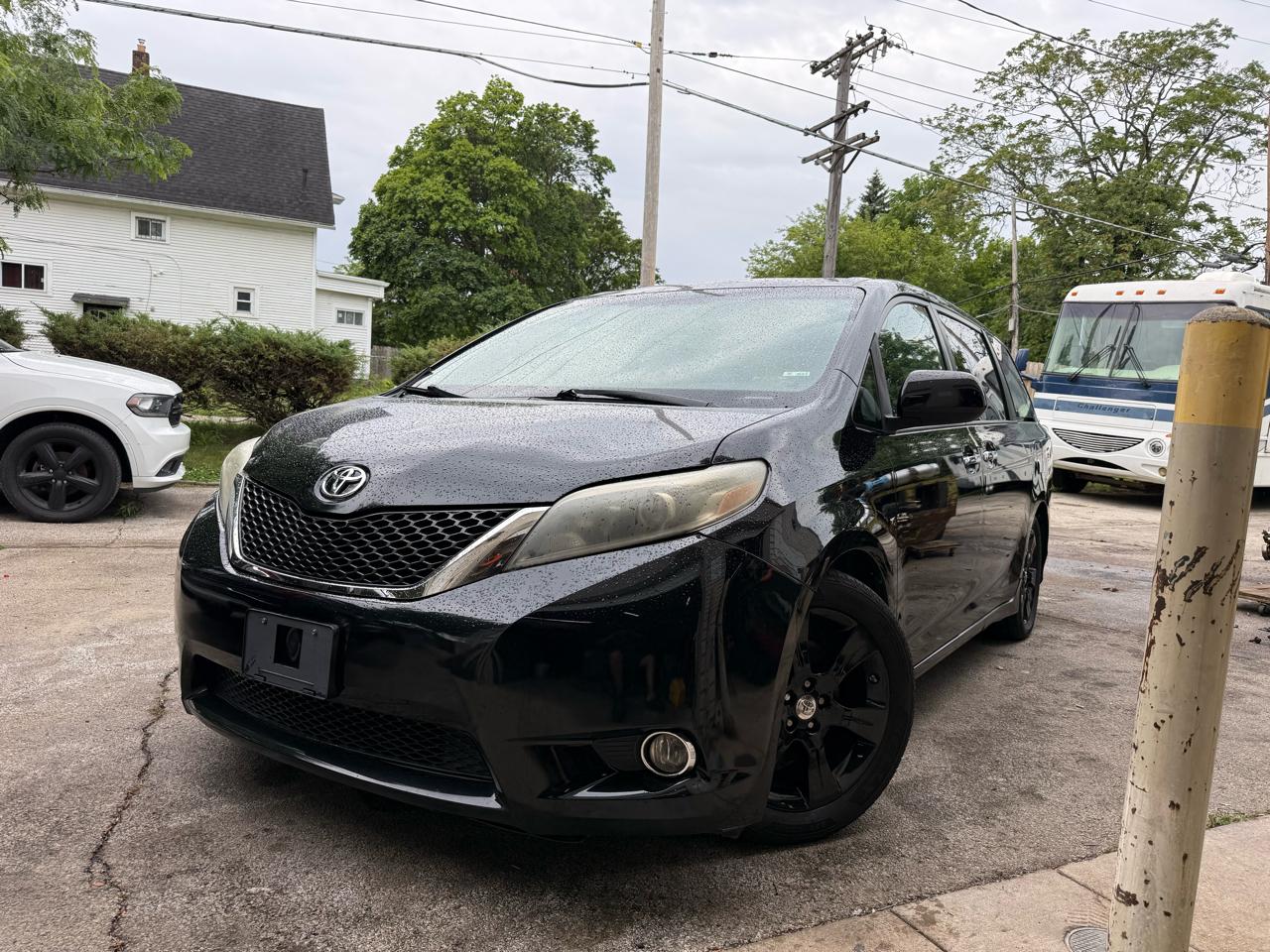 2015 Toyota Sienna SE FWD 8-Passenger V6
