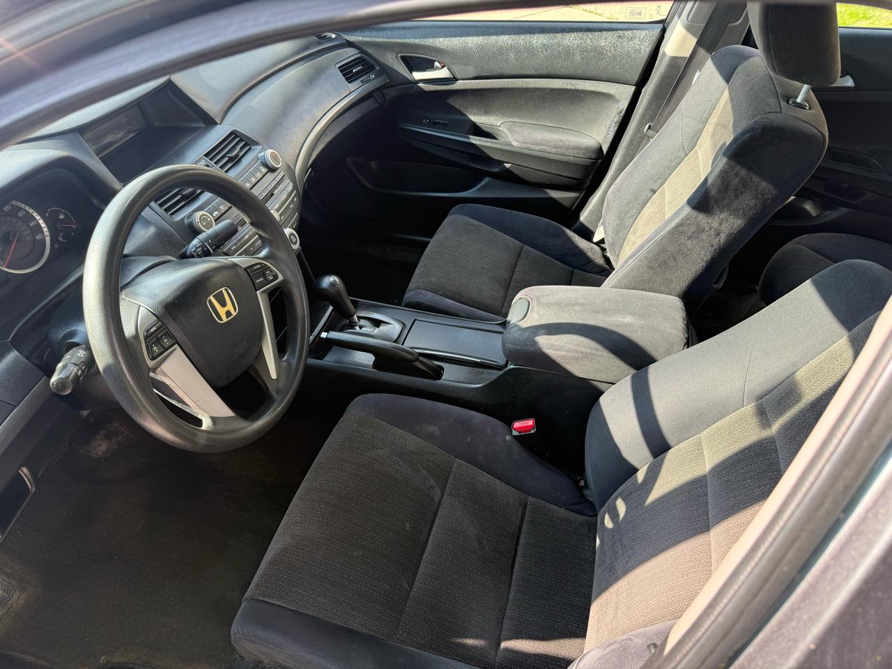 Honda Accord LX sedan AT 2009