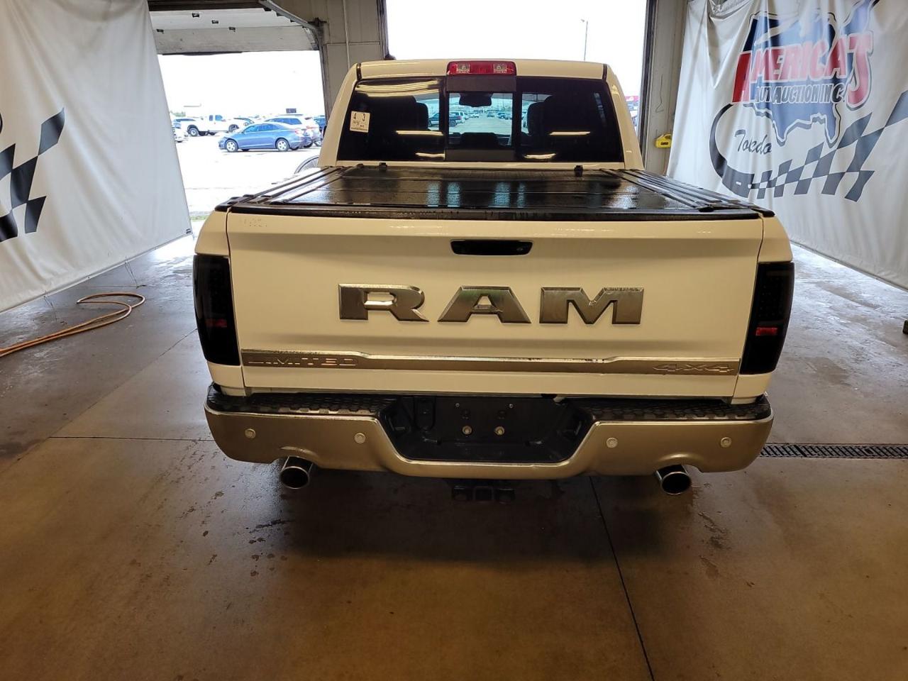 RAM 1500 Longhorn Crew Cab SWB 4WD 2016