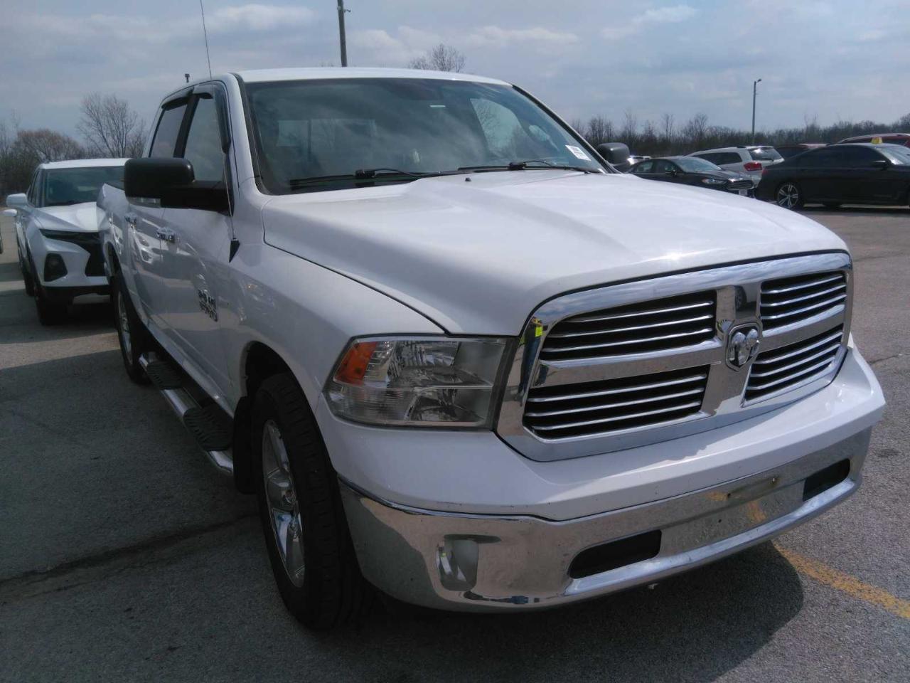 RAM 1500 SLT Crew Cab SWB 4WD 2015