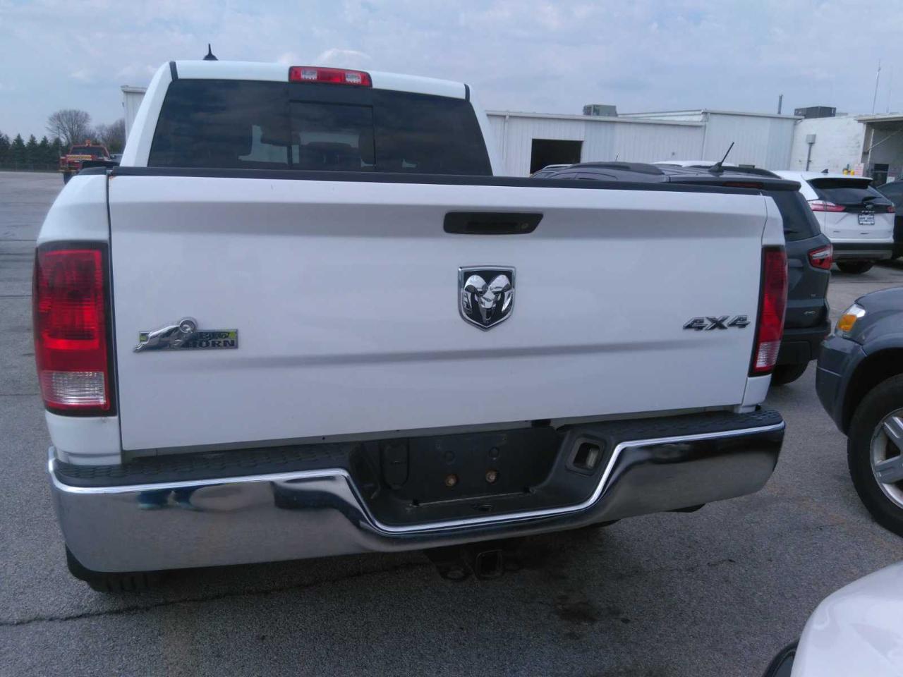 RAM 1500 SLT Crew Cab SWB 4WD 2015