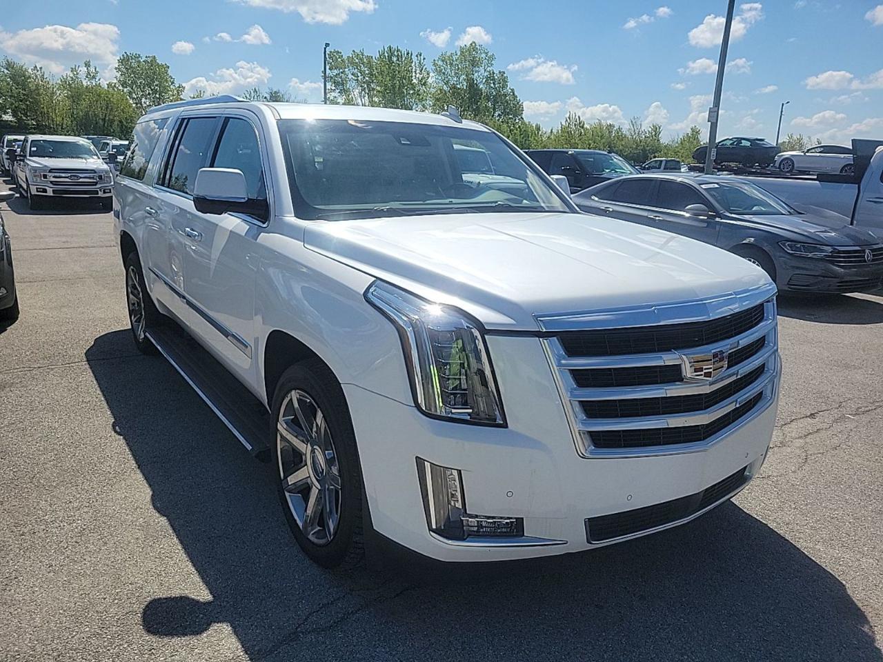 Cadillac Escalade ESV Premium 4WD 2016