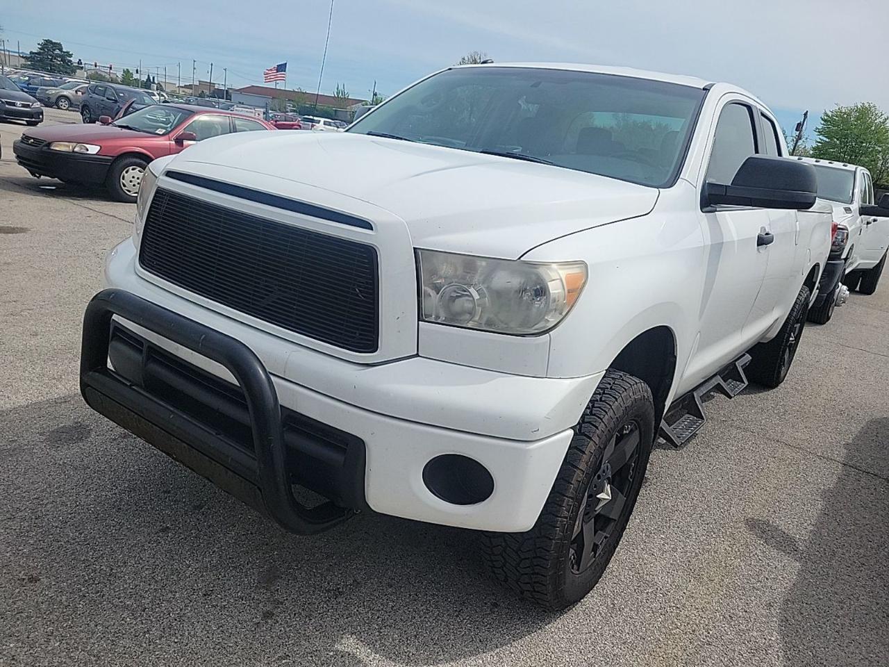 Toyota Tundra Tundra-Grade 5.7L Double Cab 4WD 2010