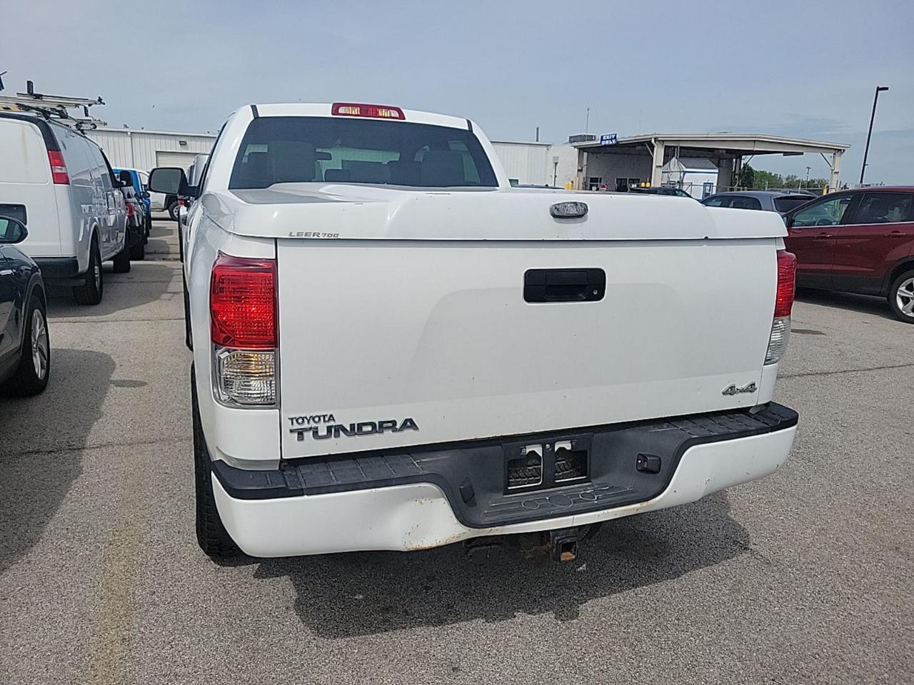 Toyota Tundra Tundra-Grade 5.7L Double Cab 4WD 2010