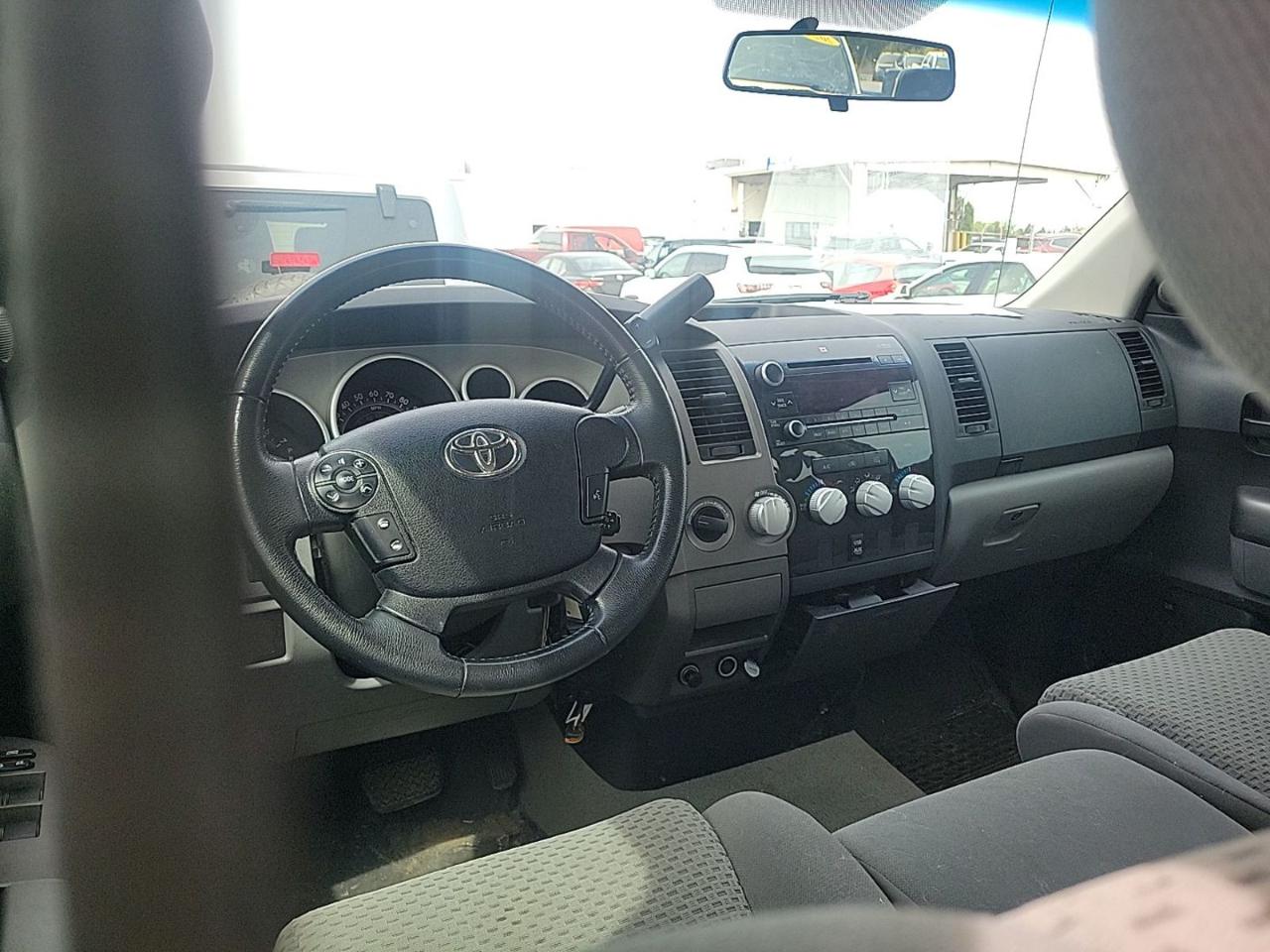Toyota Tundra Tundra-Grade 5.7L Double Cab 4WD 2010