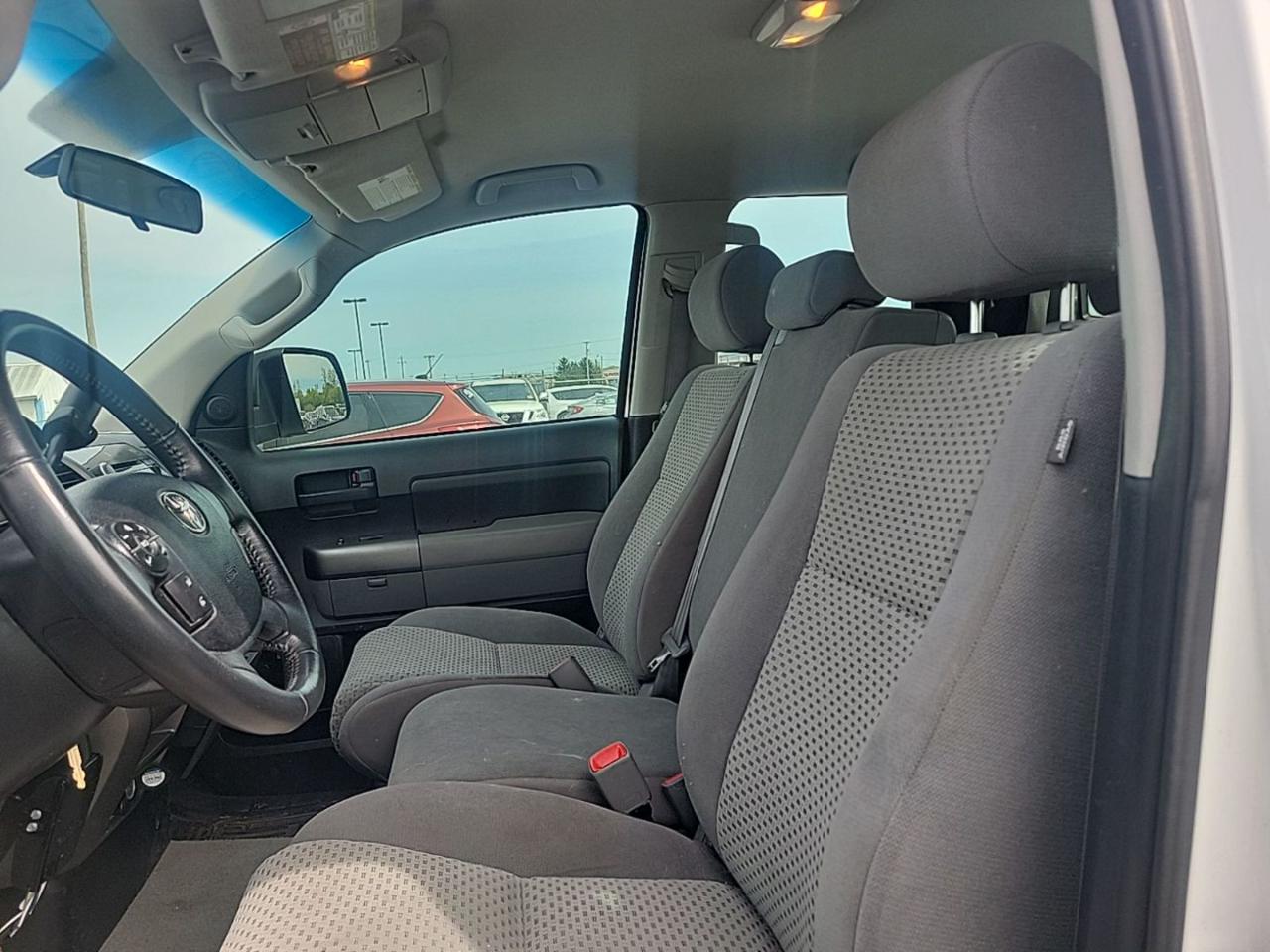 Toyota Tundra Tundra-Grade 5.7L Double Cab 4WD 2010