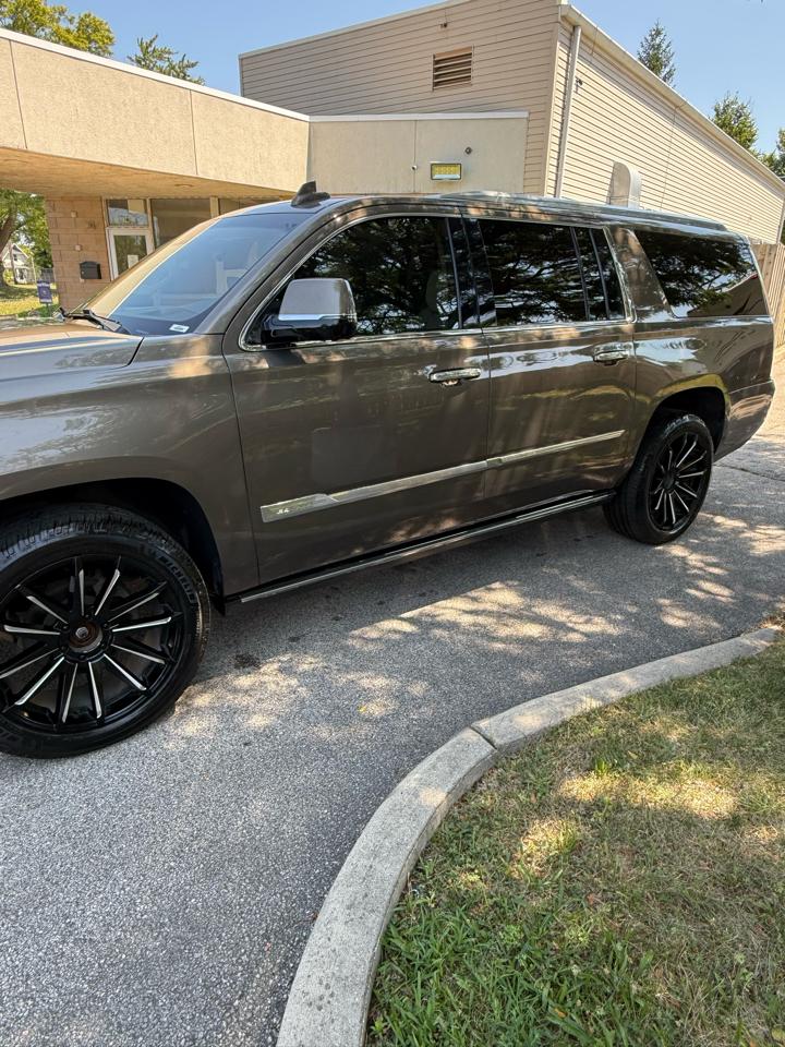 Cadillac Escalade ESV Premium 4WD 2016