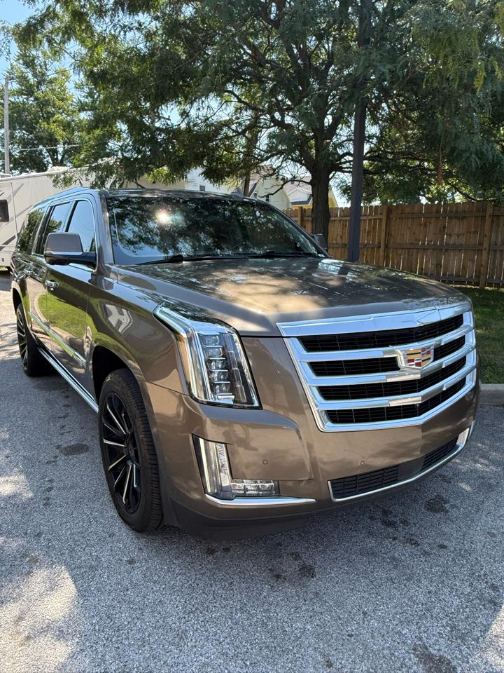 Cadillac Escalade ESV Premium 4WD 2016