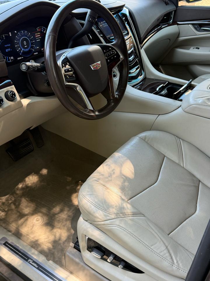 Cadillac Escalade ESV Premium 4WD 2016