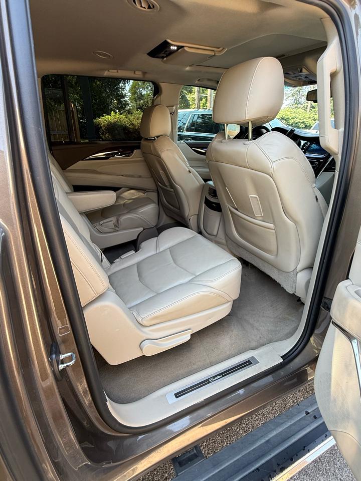 Cadillac Escalade ESV Premium 4WD 2016