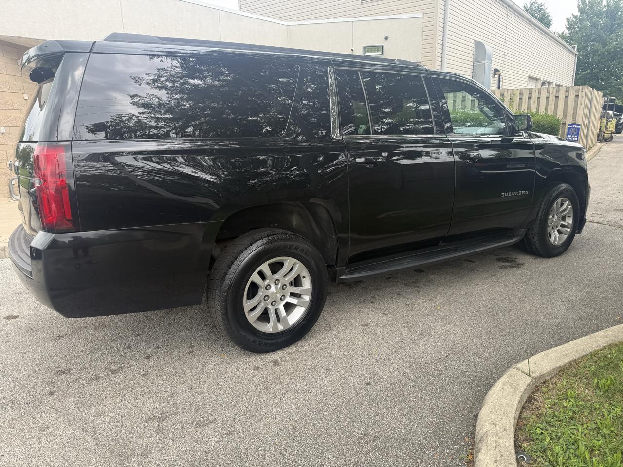 Chevrolet Suburban LT 4WD 2020