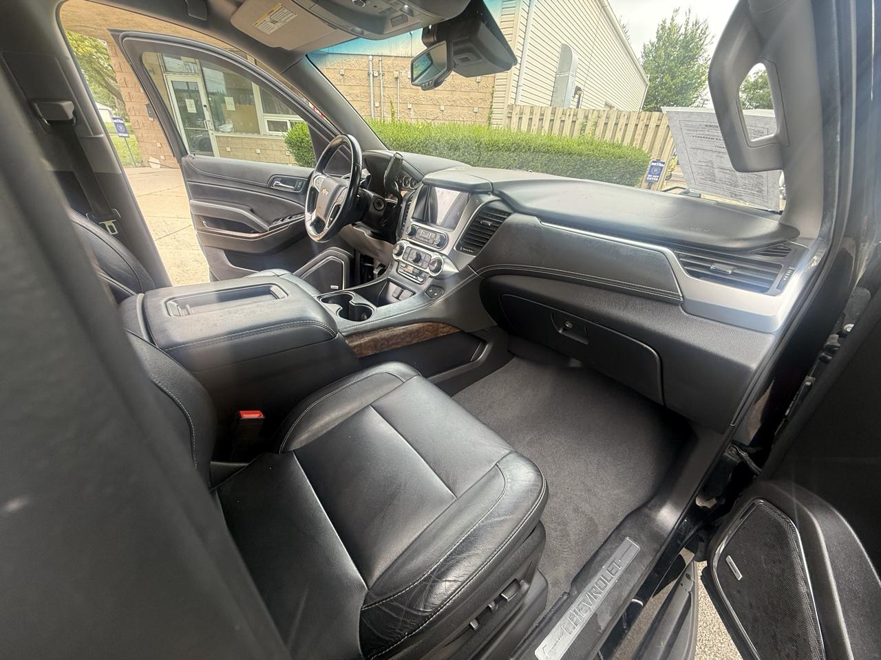 Chevrolet Suburban LT 4WD 2020