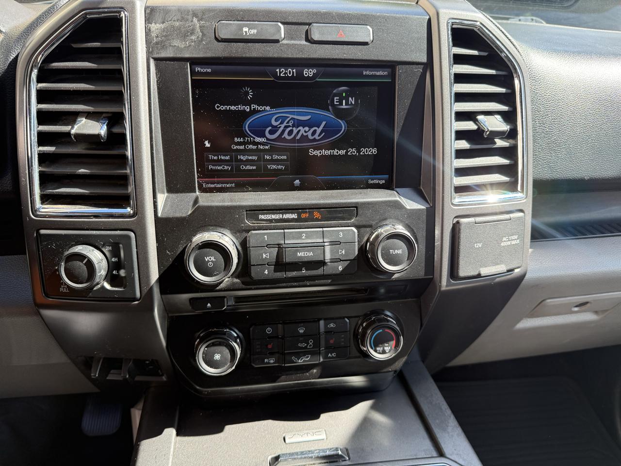 Ford F-150 4WD SuperCrew 139" XLT 2015