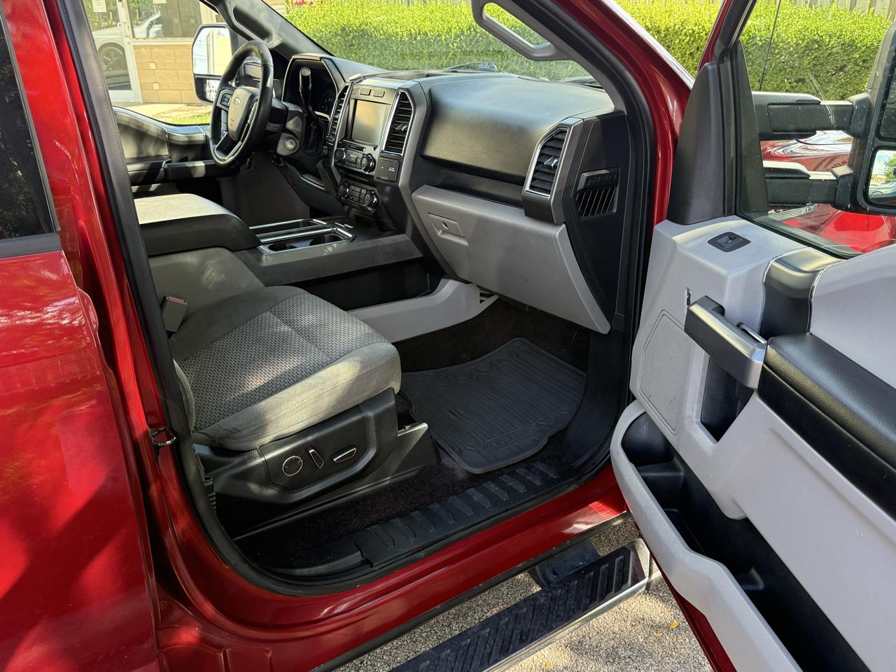 Ford F-150 4WD SuperCrew 139" XLT 2015