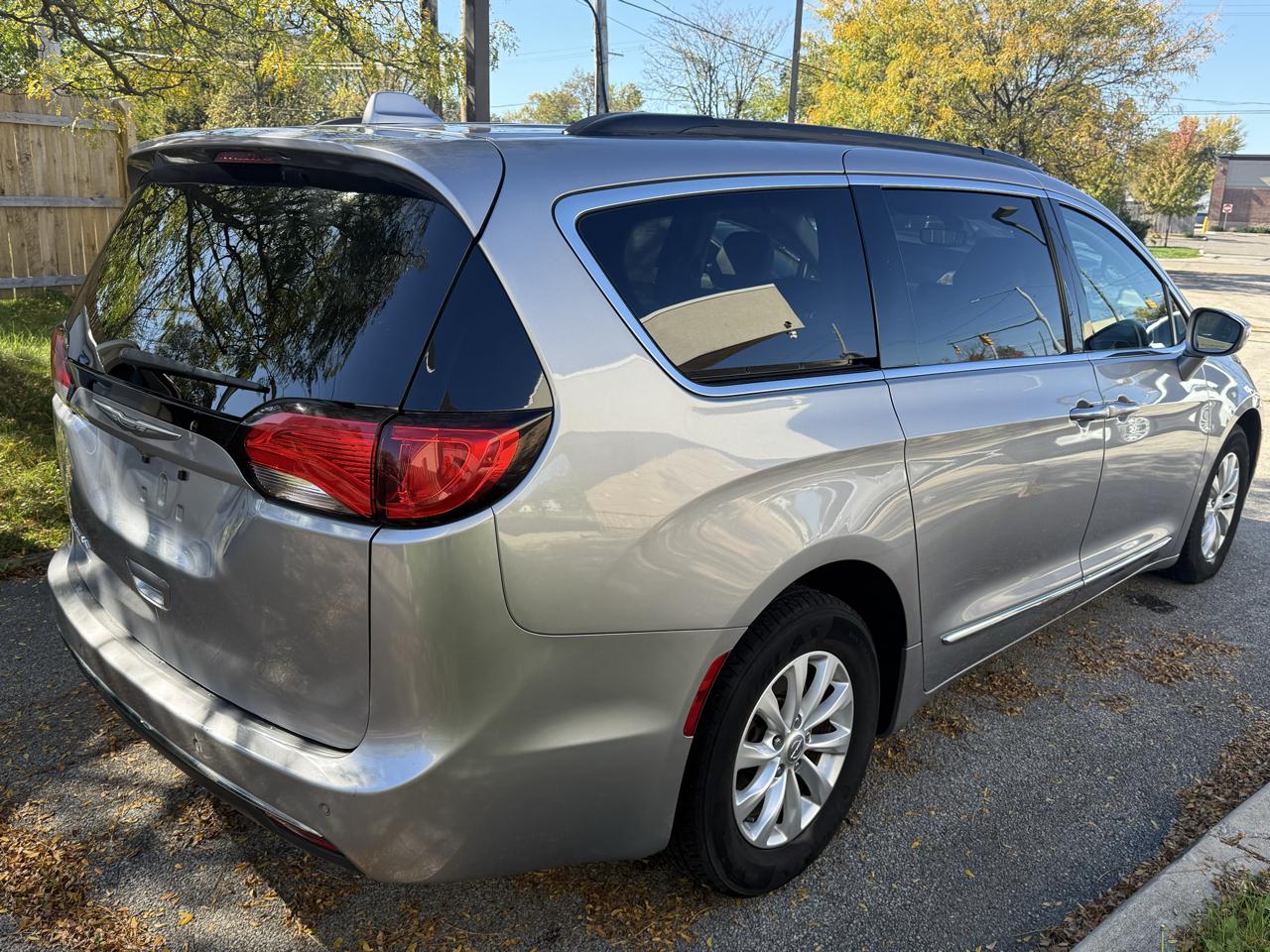 Chrysler Pacifica Touring-L 2017