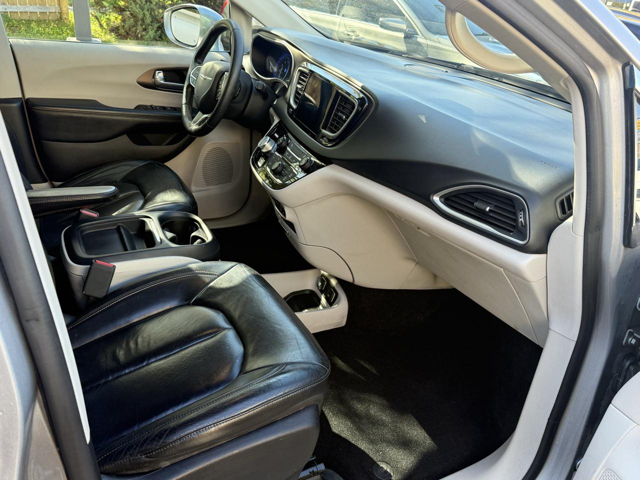 Chrysler Pacifica Touring-L 2017