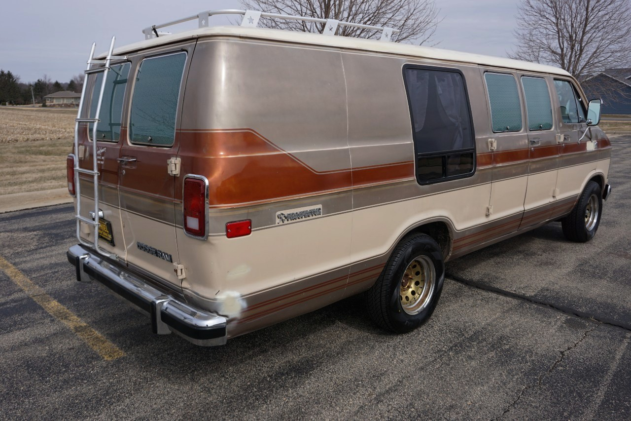Dodge Ram Van  1984