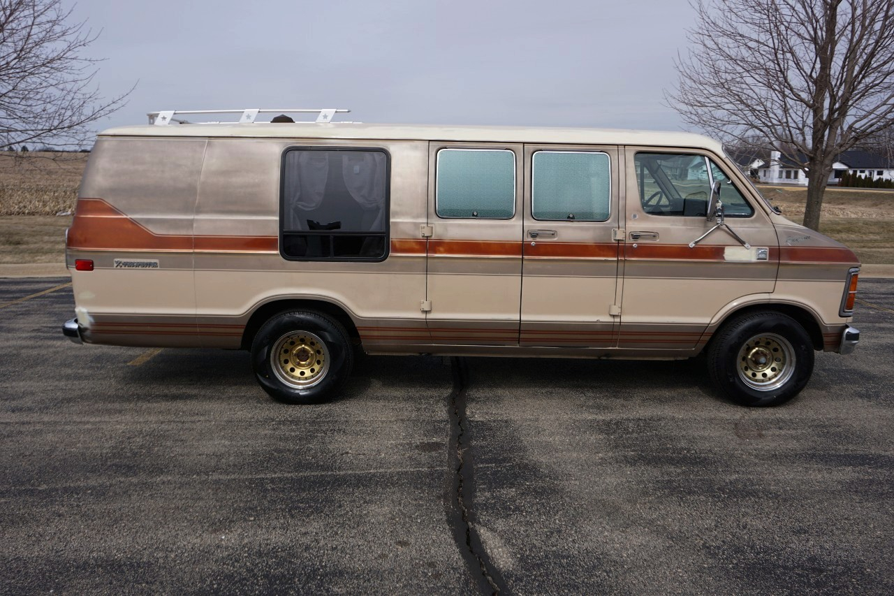 Dodge Ram Van  1984