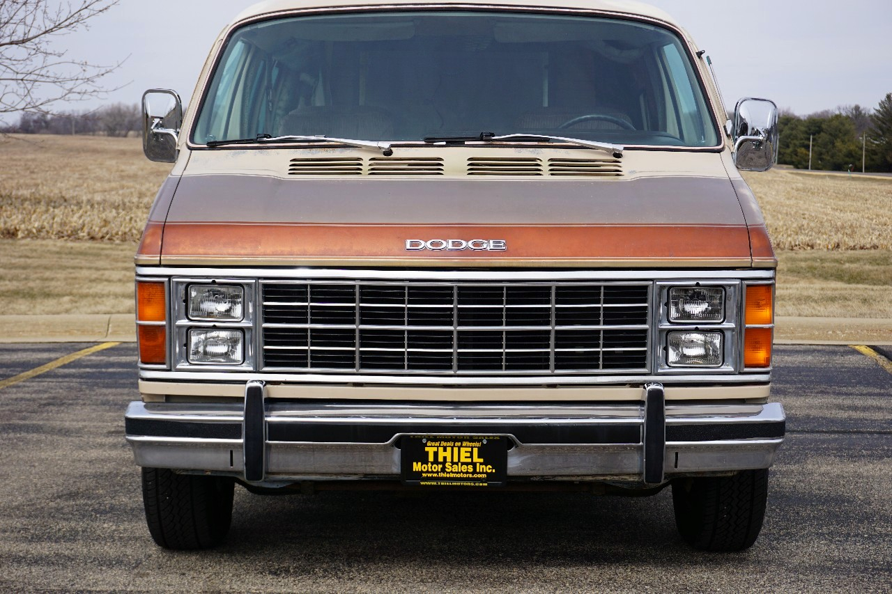 Dodge Ram Van  1984