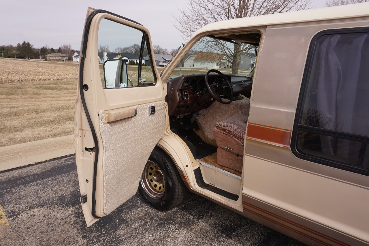 Dodge Ram Van  1984