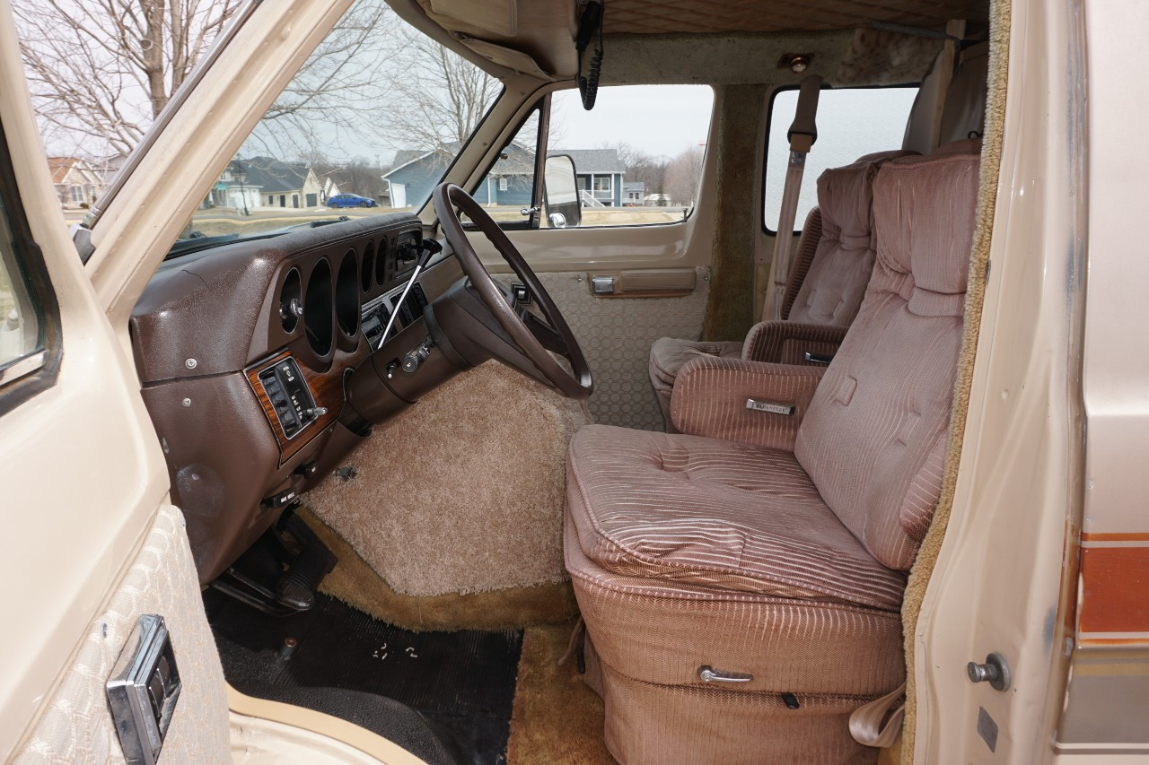 Dodge Ram Van  1984