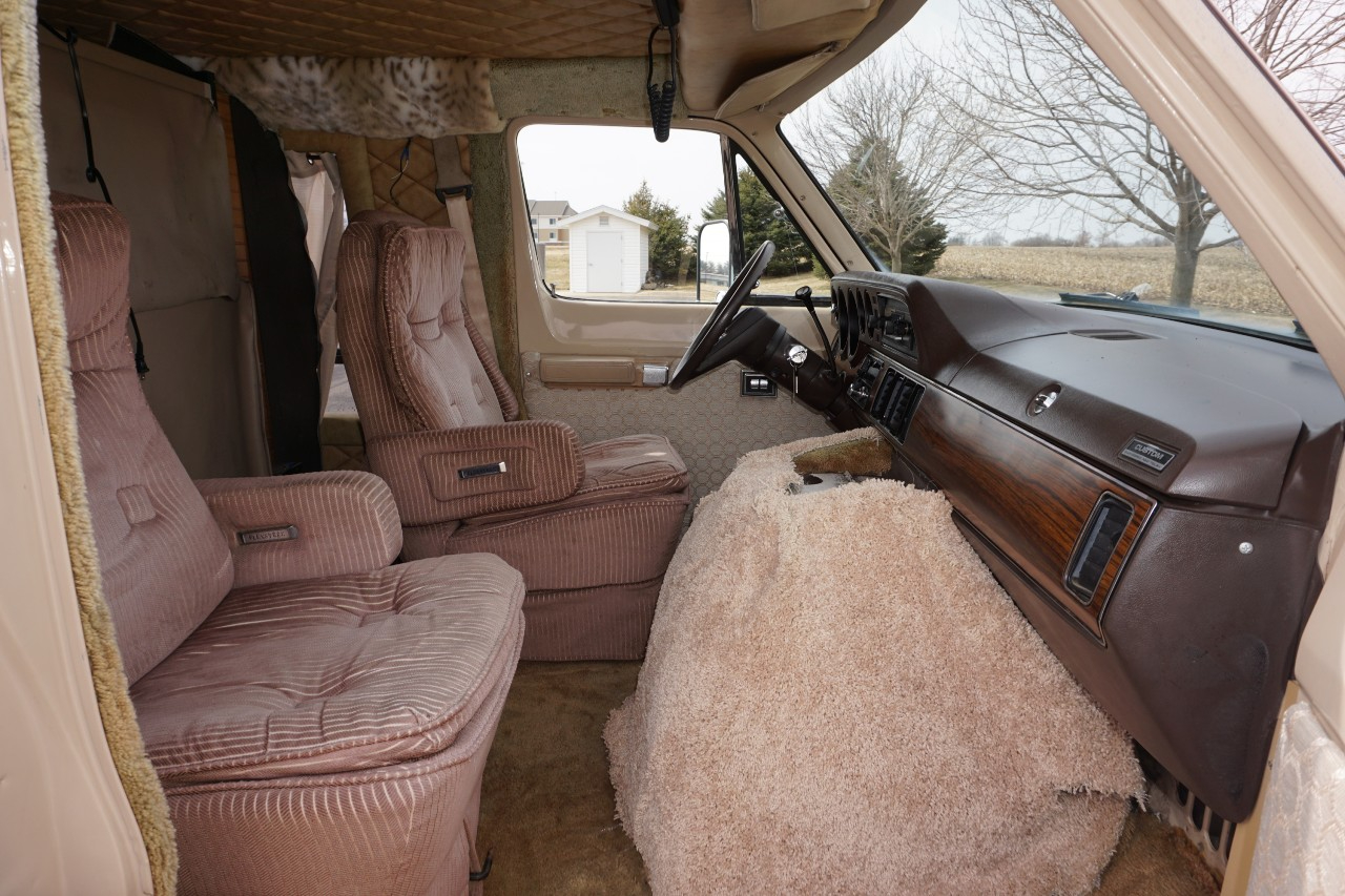 Dodge Ram Van  1984