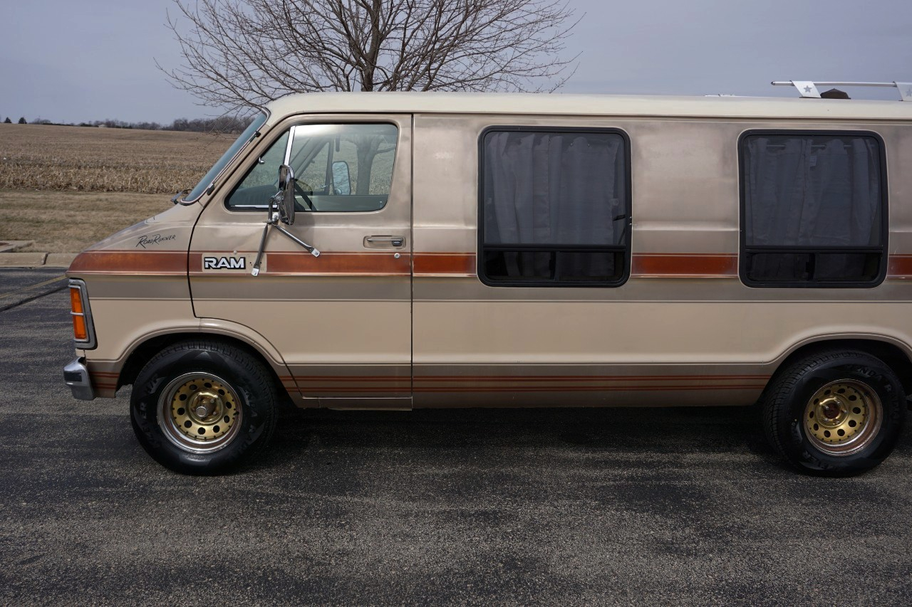 Dodge Ram Van  1984