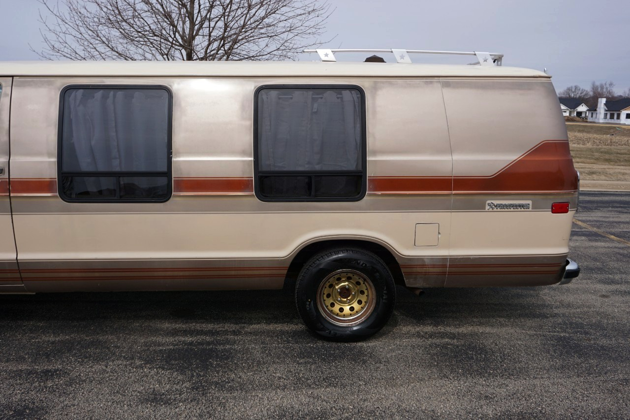 Dodge Ram Van  1984