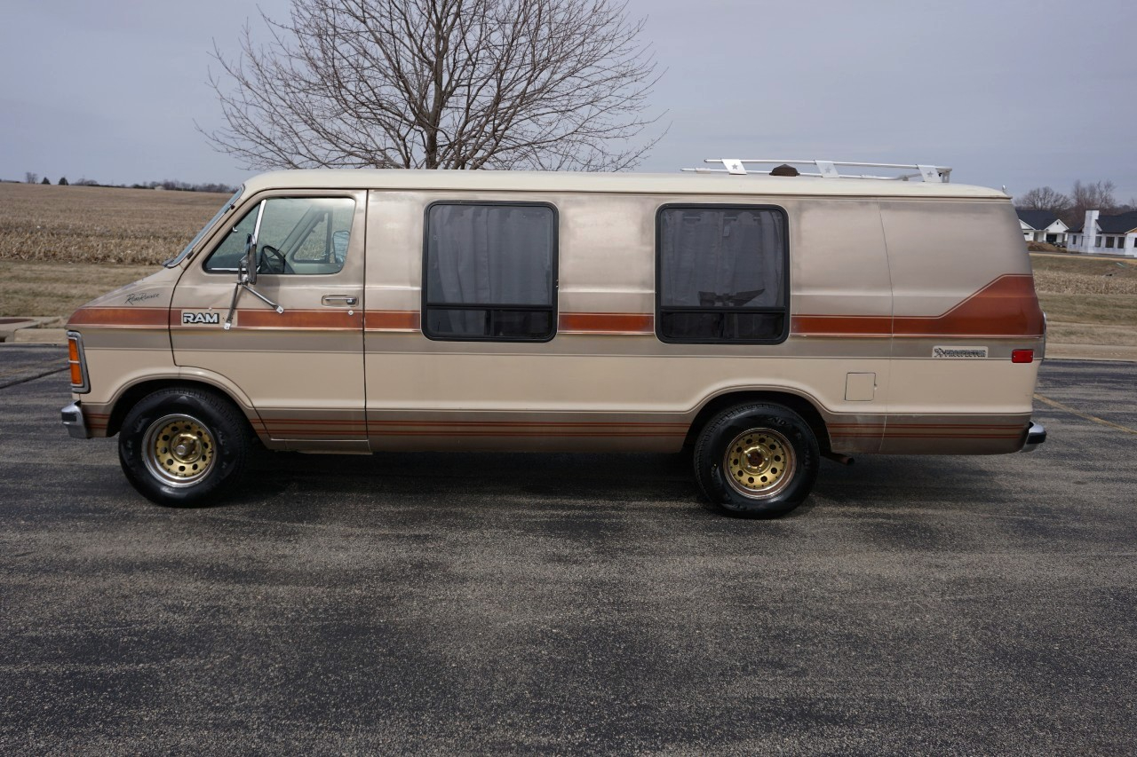 Dodge Ram Van  1984