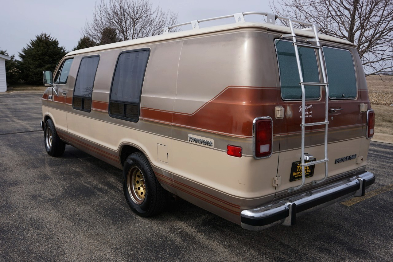 Dodge Ram Van  1984