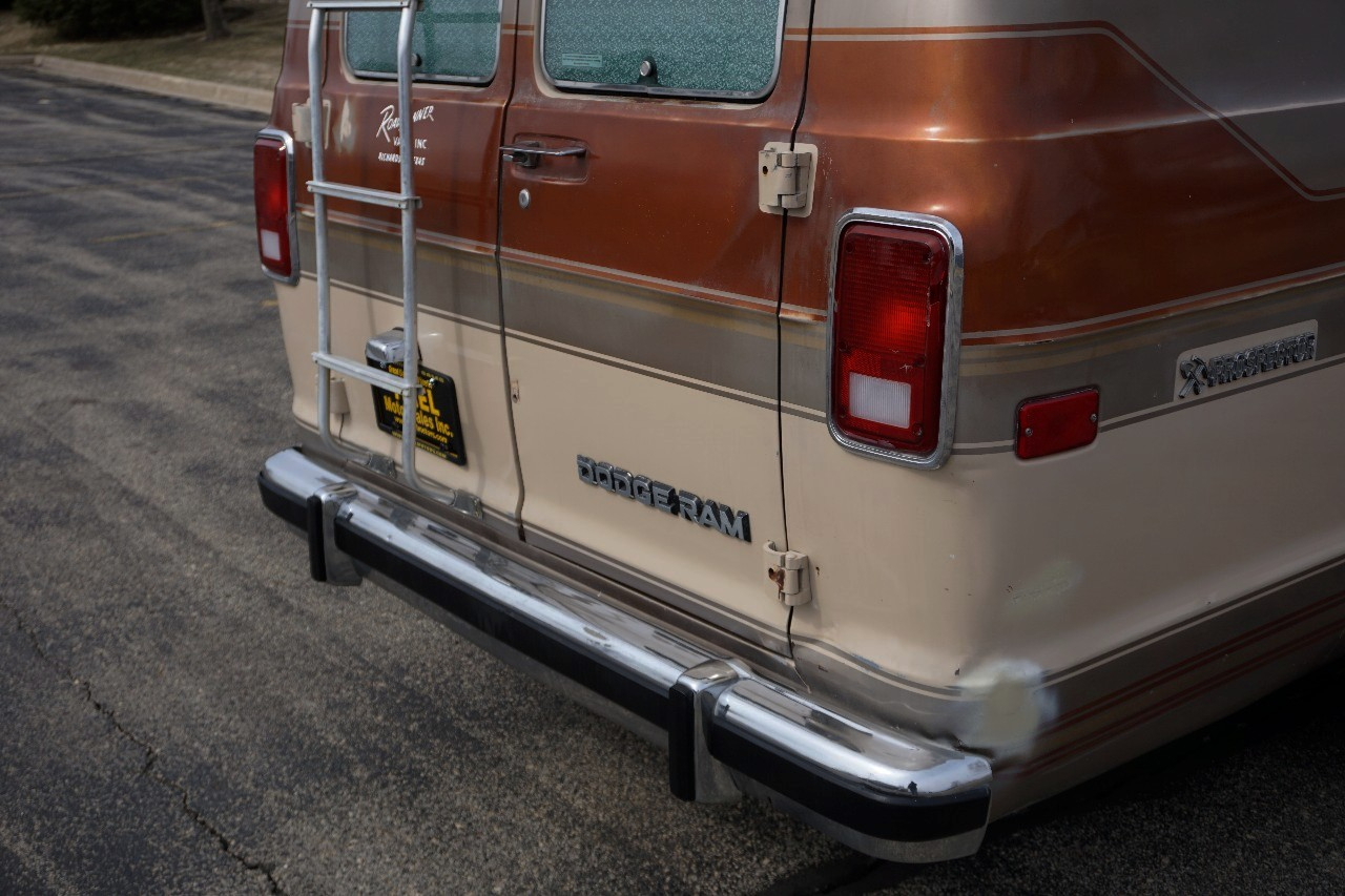 Dodge Ram Van  1984