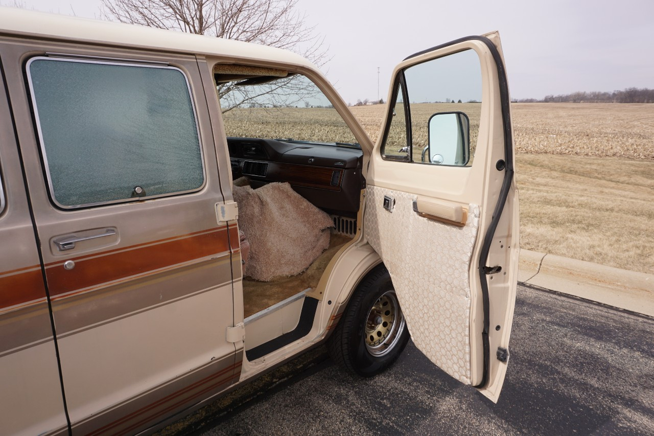 Dodge Ram Van  1984