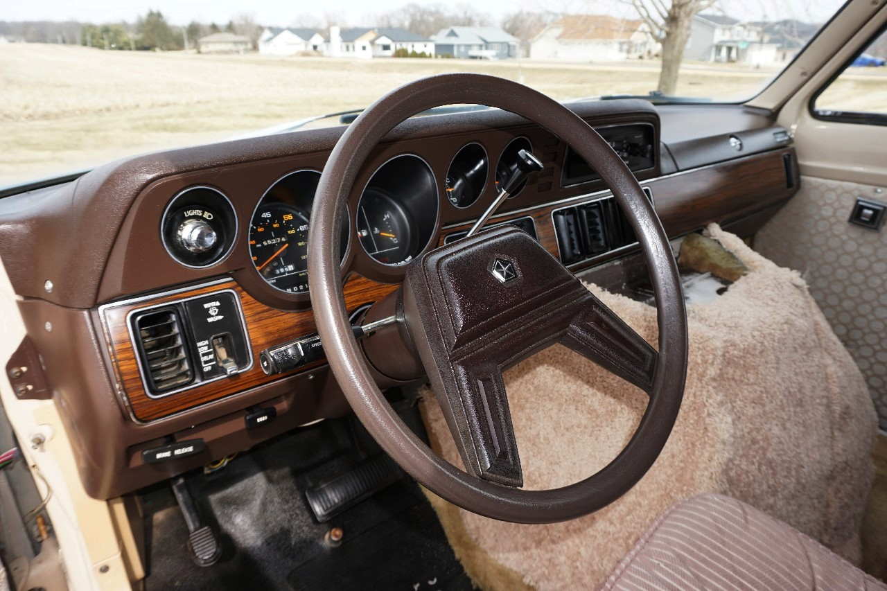 Dodge Ram Van  1984