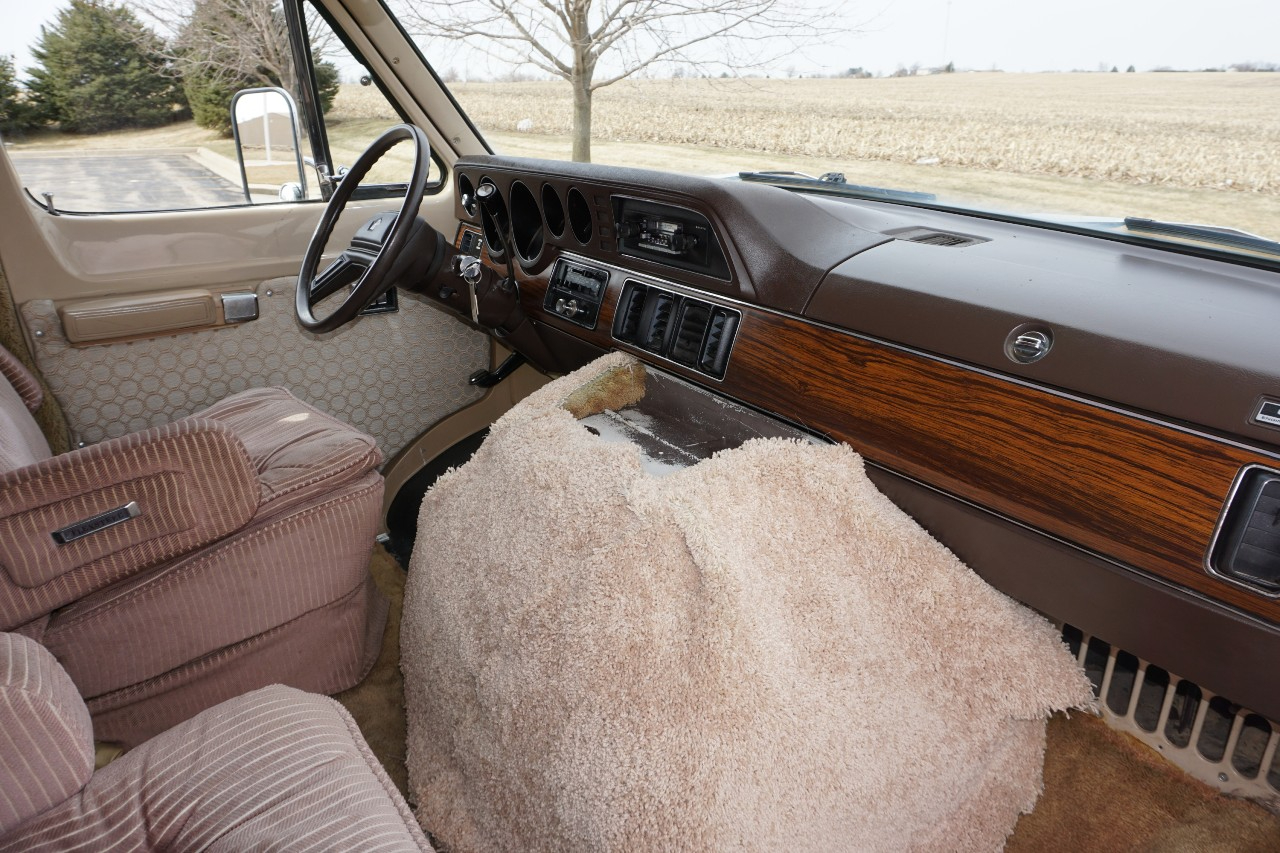 Dodge Ram Van  1984
