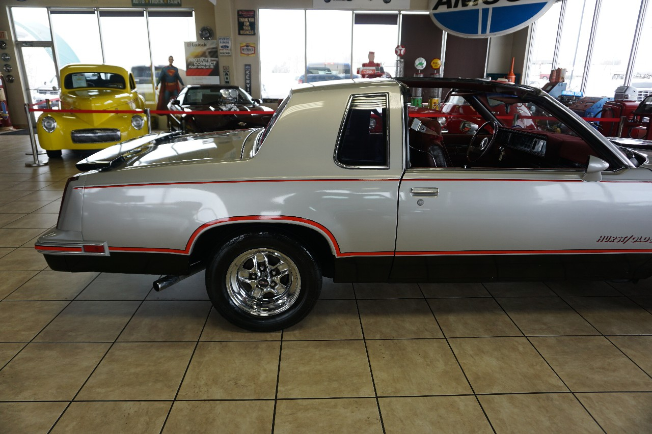 Oldsmobile Hurst  1984
