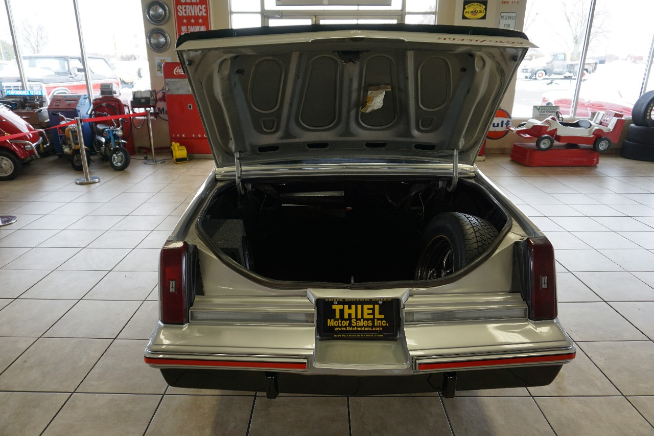 Oldsmobile Hurst  1984