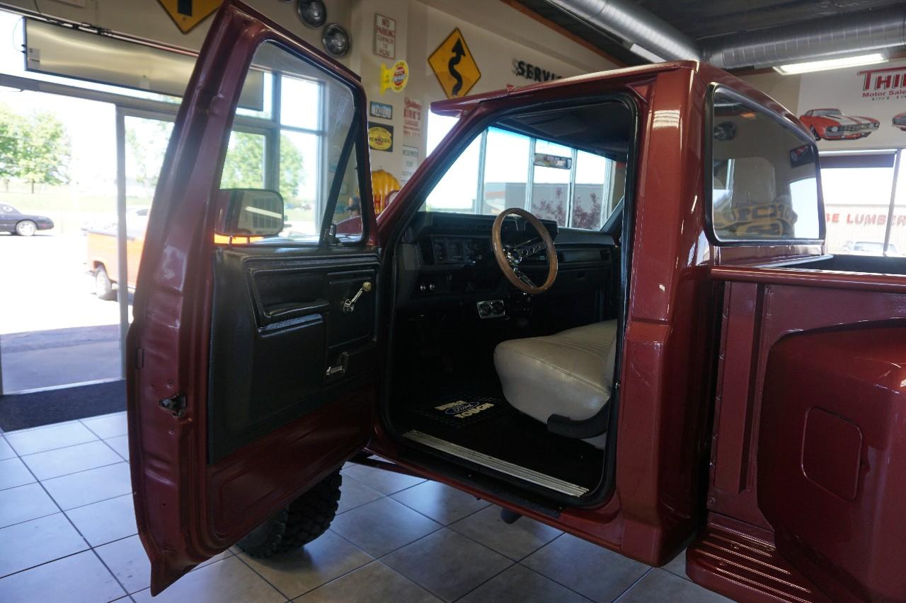 Ford F-150  1984