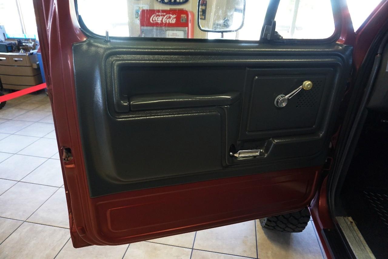 Ford F-150  1984