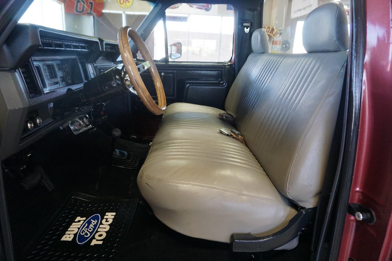 Ford F-150  1984