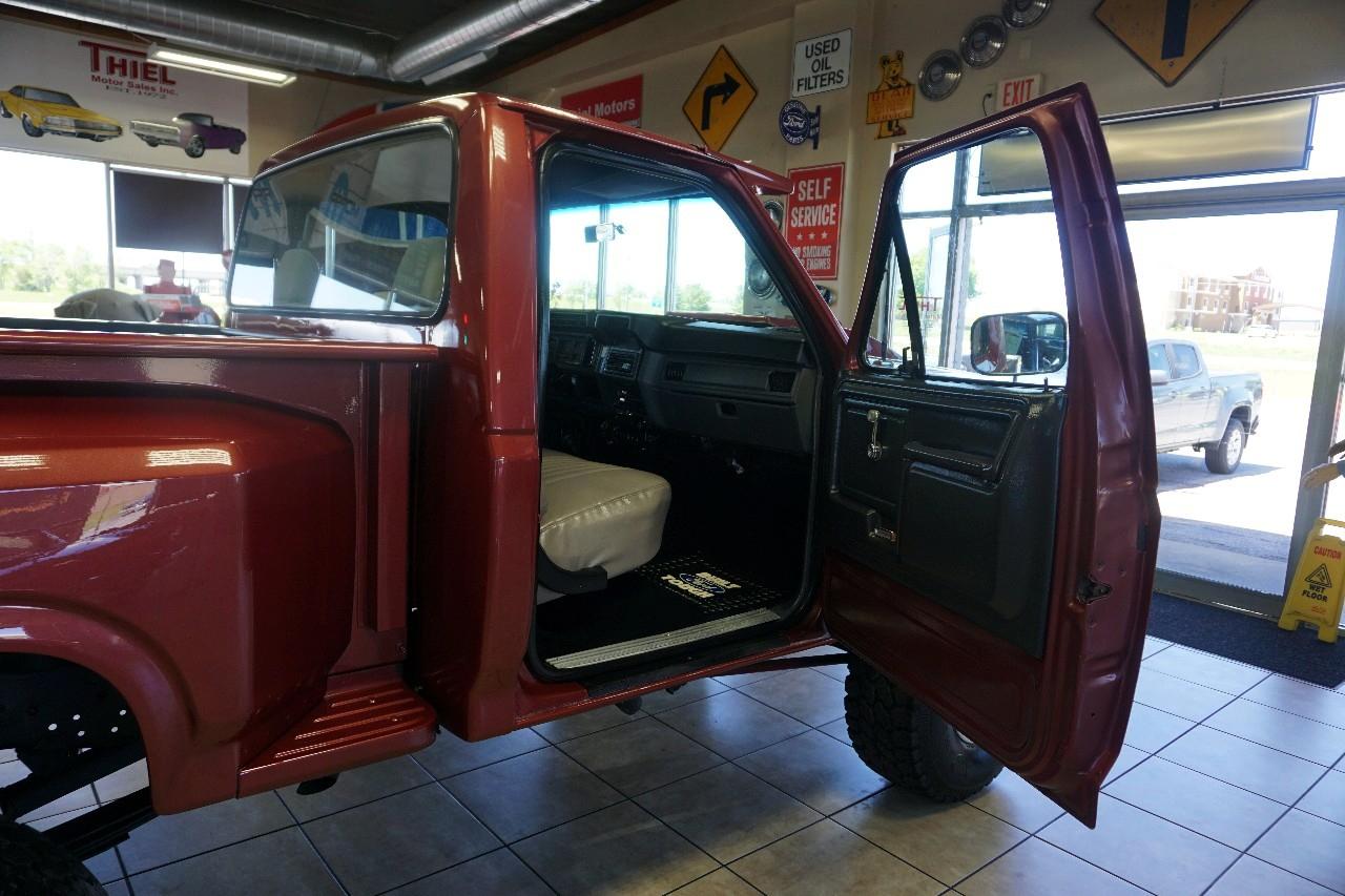 Ford F-150  1984