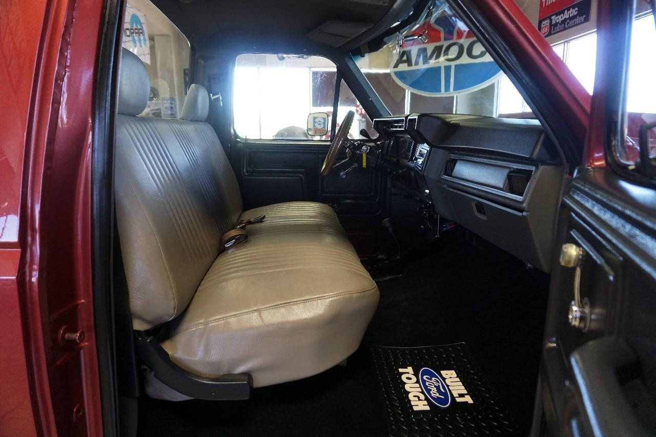 Ford F-150  1984