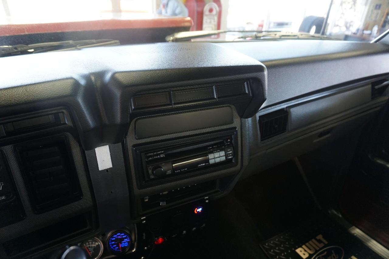 Ford F-150  1984