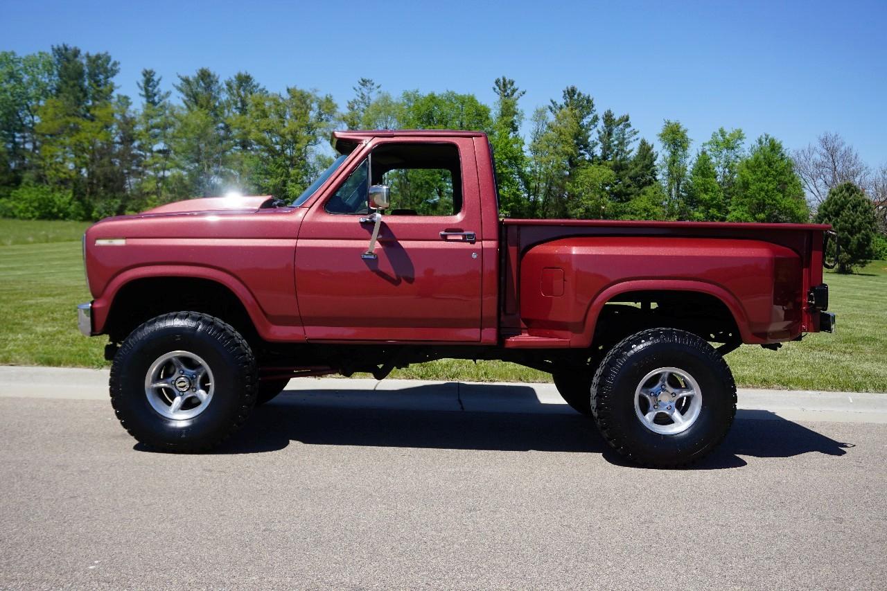 Ford F-150  1984