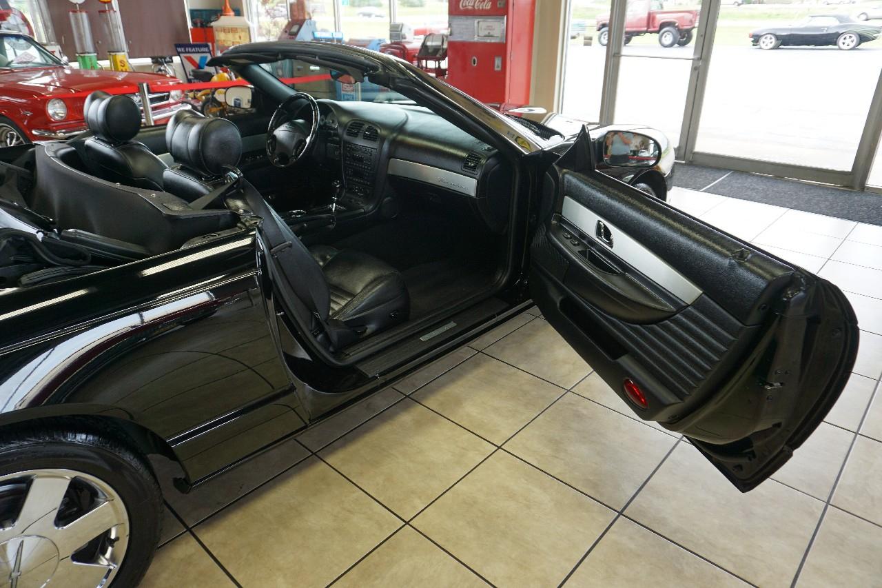 Ford Thunderbird  2003