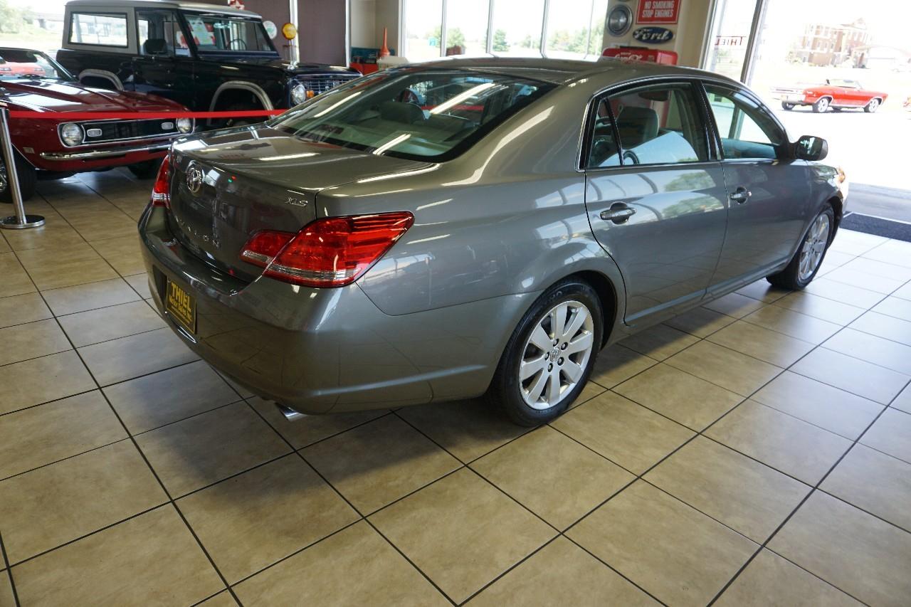 Toyota Avalon  2006