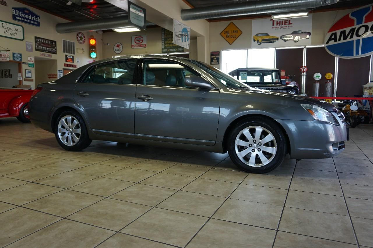 Toyota Avalon  2006