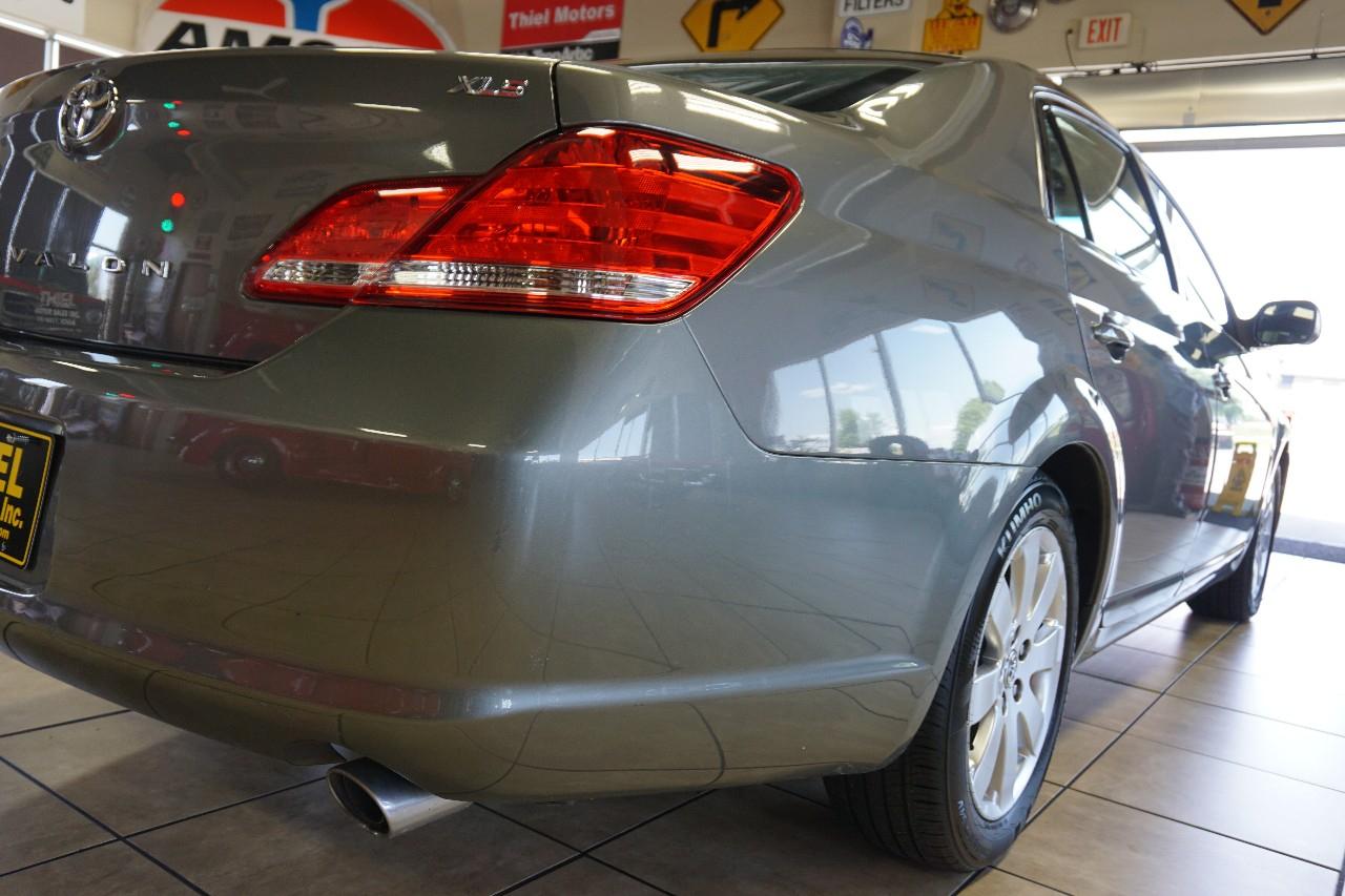 Toyota Avalon  2006