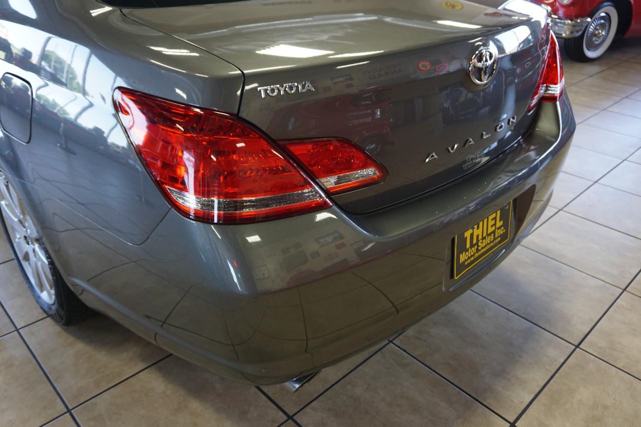 Toyota Avalon  2006