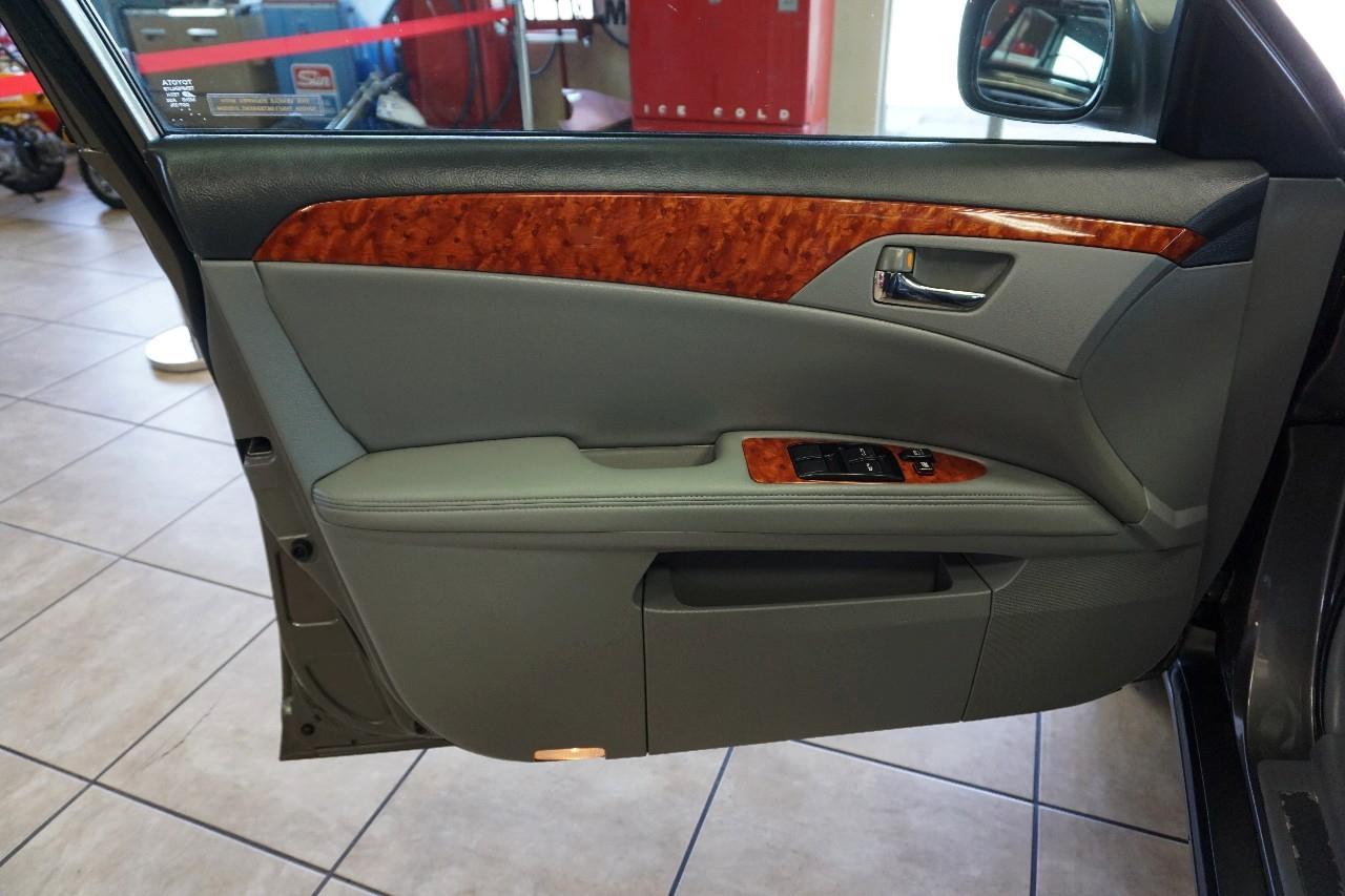 Toyota Avalon  2006
